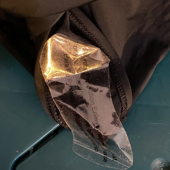 New with tags Jantzen Glamour Maillot Cap-Sleeve One-Piece Swimsuit Black 22W - Picture 5 of 16